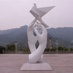 和平雕塑